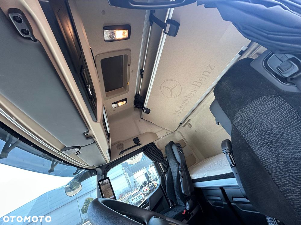 Mercedes-Benz Actros - 27