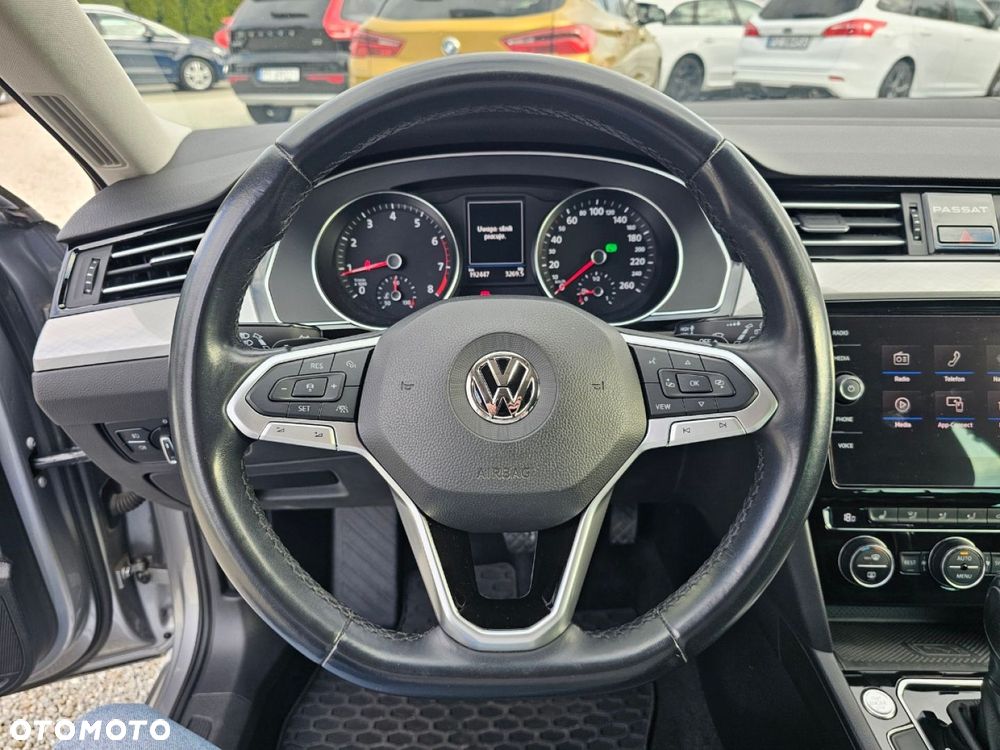 Volkswagen Passat - 39