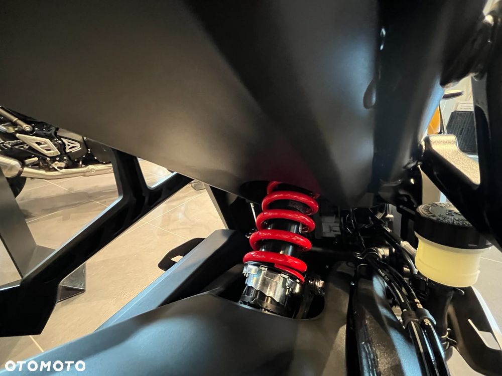 Triumph Daytona - 13