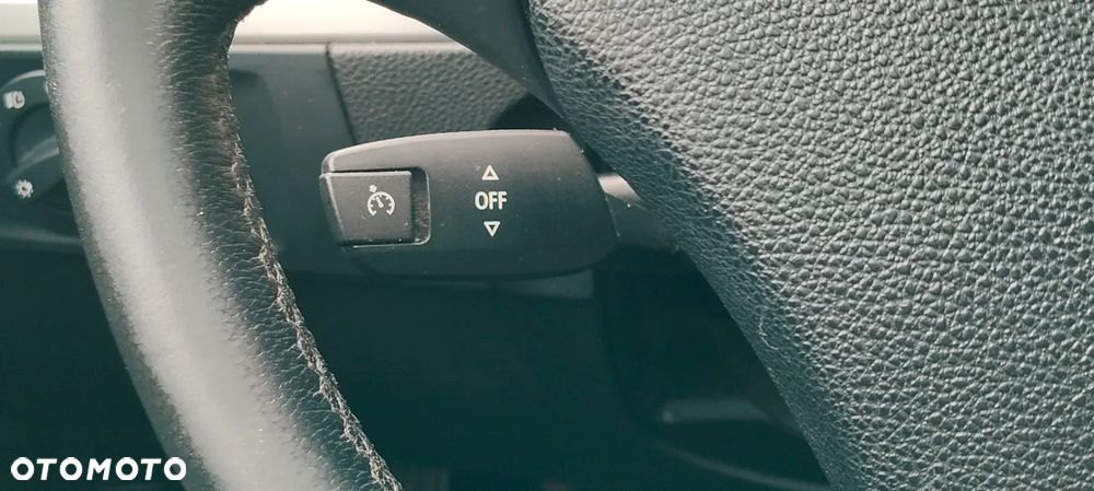 BMW Seria 3 318d - 33