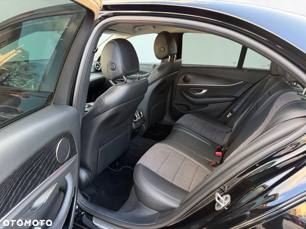Mercedes-Benz Klasa E 220 d 4-Matic 9G-TRONIC - 8