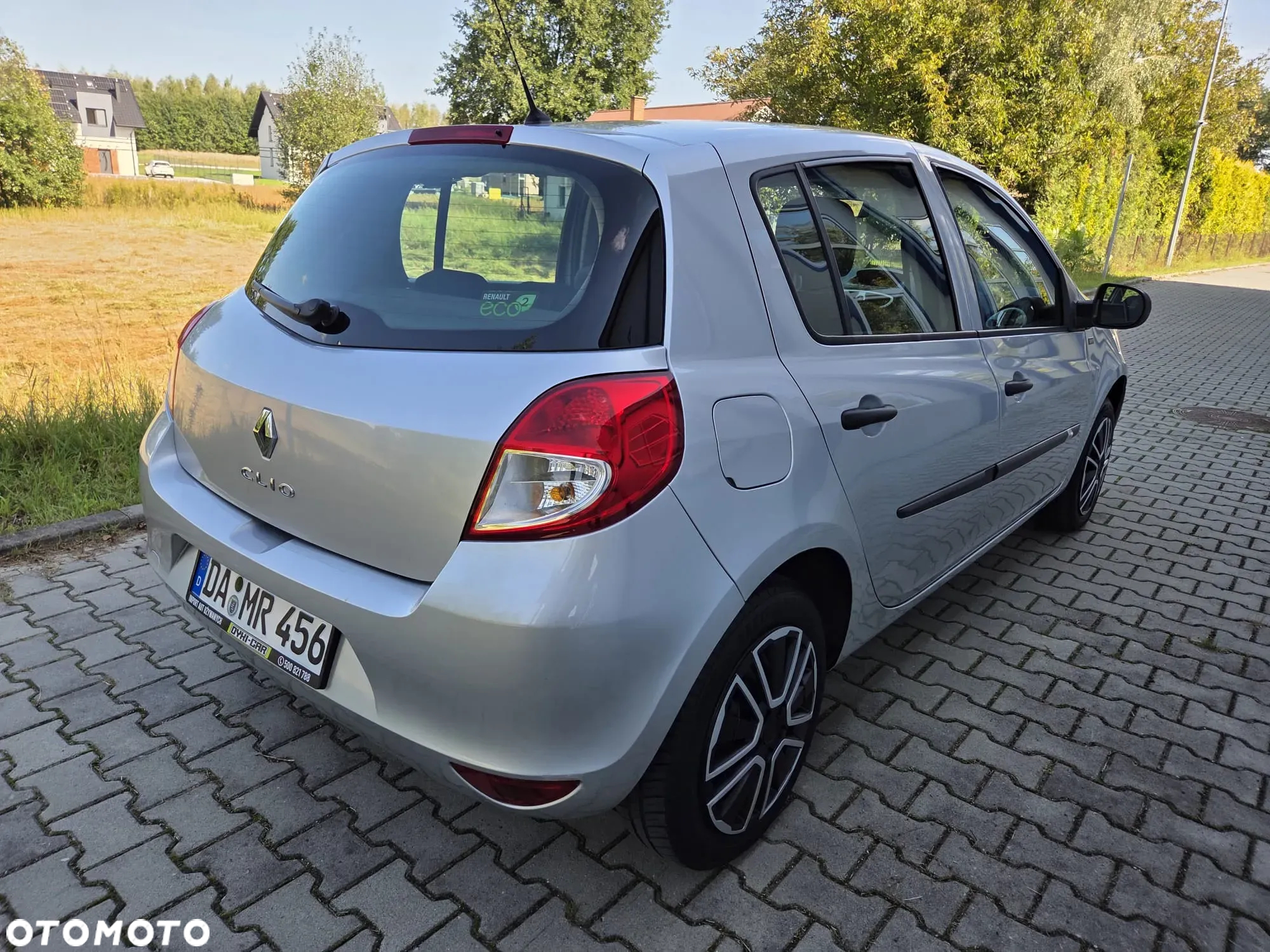 Renault Clio 1.2 16V 75 Yahoo - 3