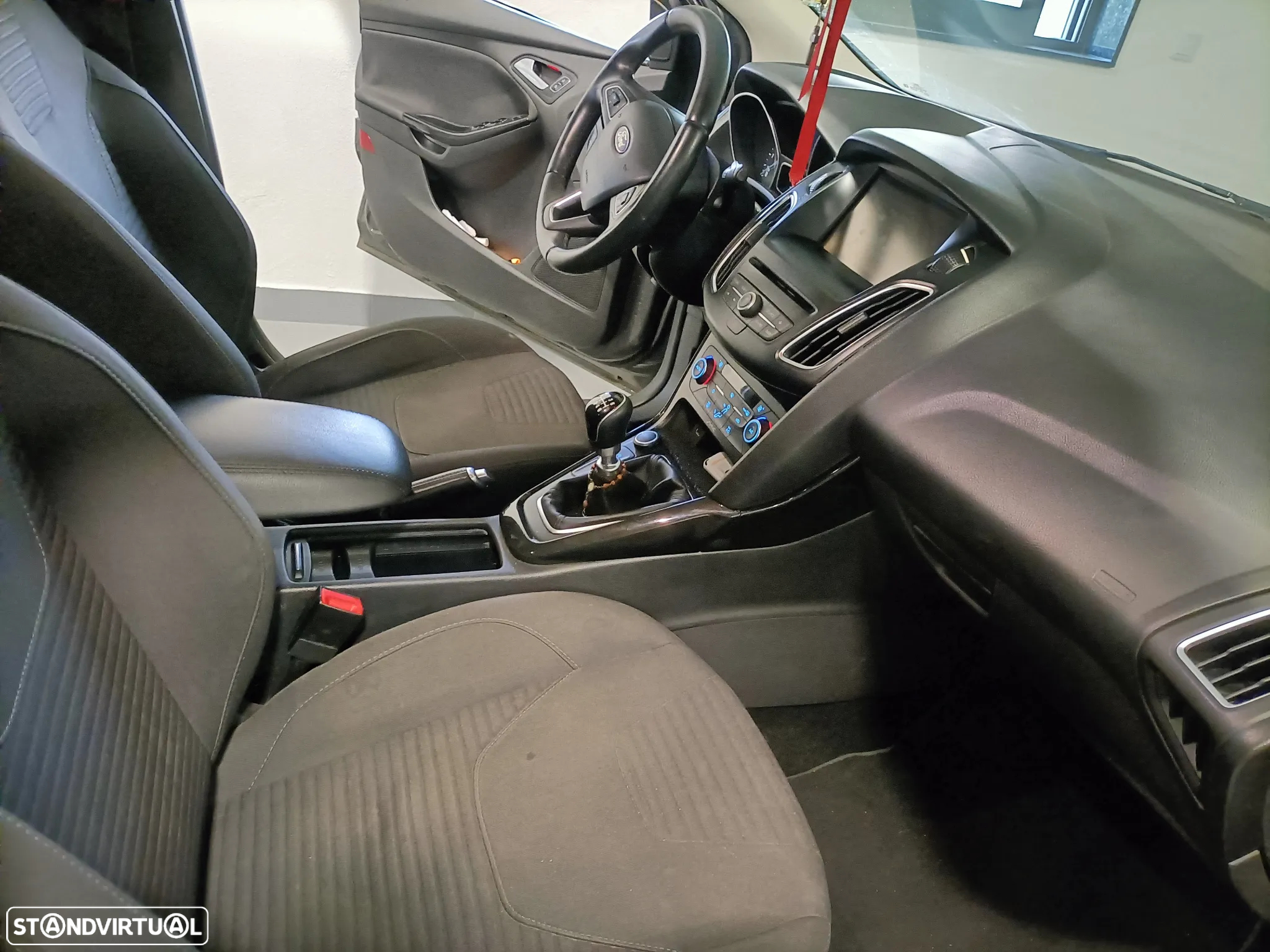 Ford Focus SW 1.5 TDCi Titanium - 8