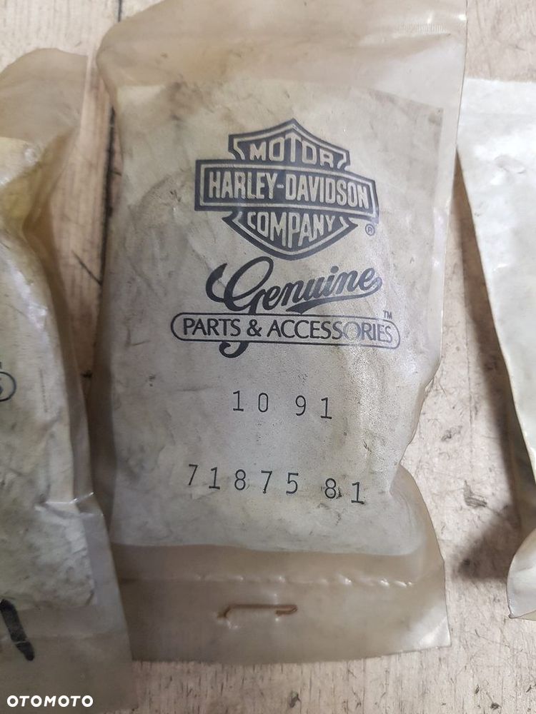 Wtyczka regulatora napięcia Harley Davidson 71875-81 - 2