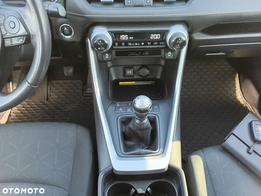 Toyota RAV4 - 21