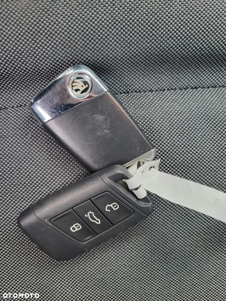 Skoda Superb 2.0 TDI DSG Premium Edition - 15