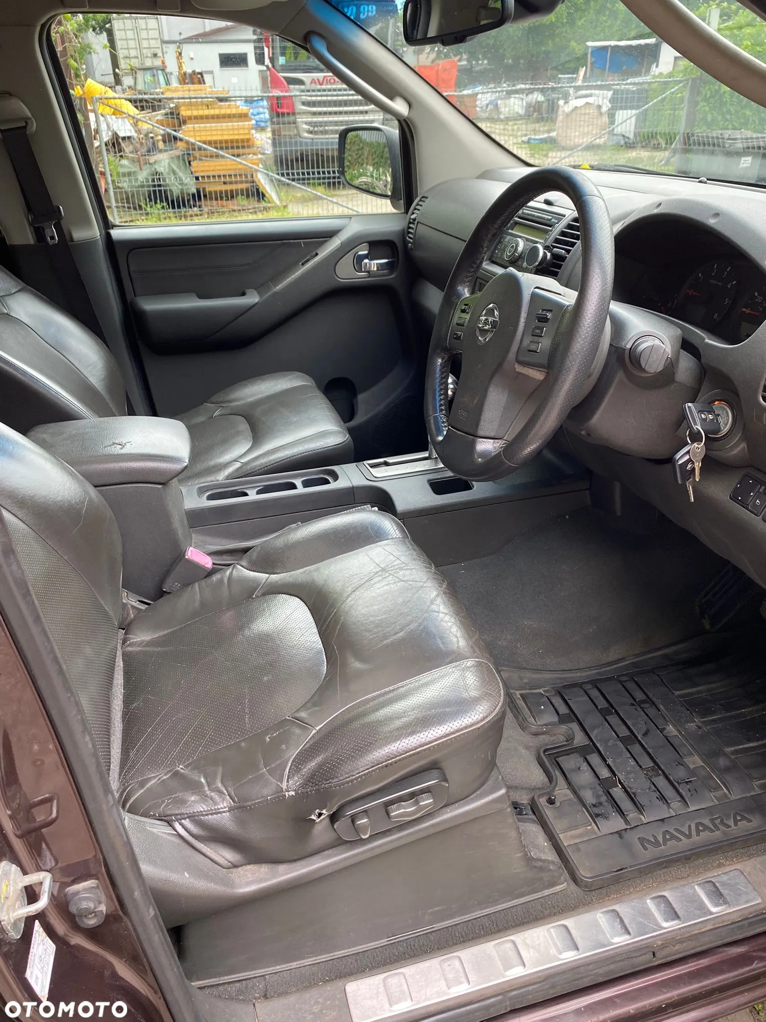 Nissan Navara 2.5 D Platinum - 30