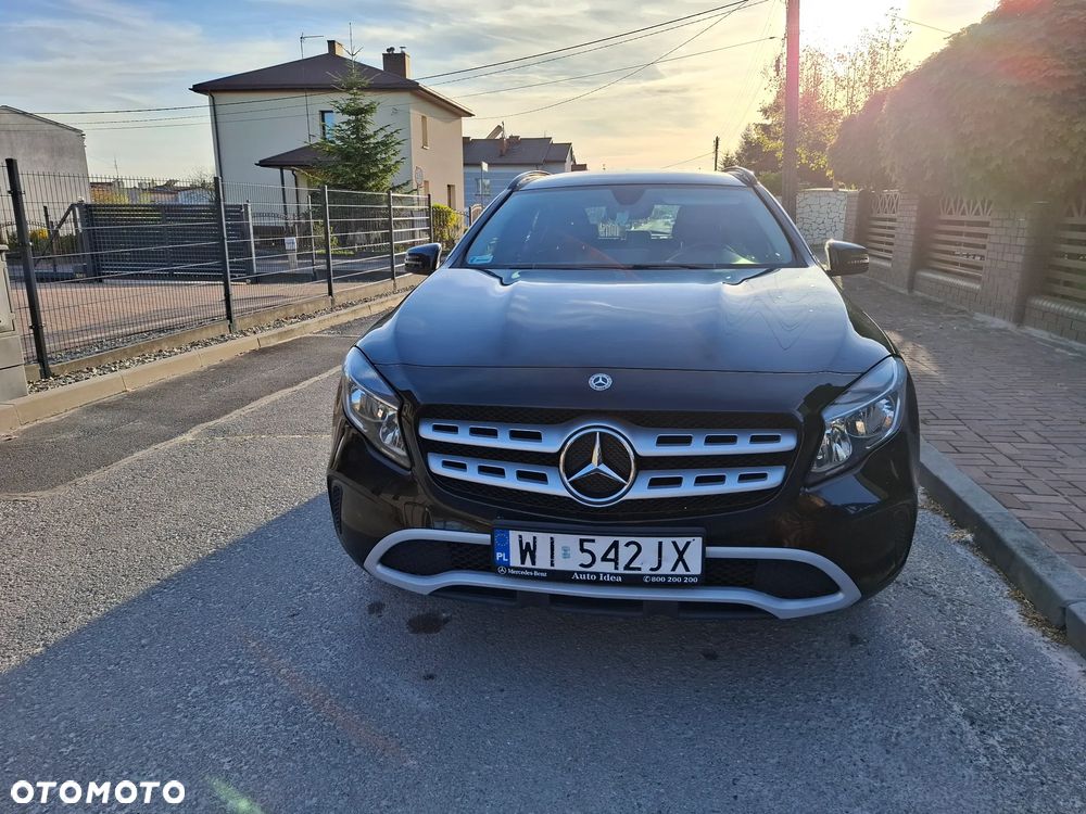 Mercedes-Benz GLA 180 - 2