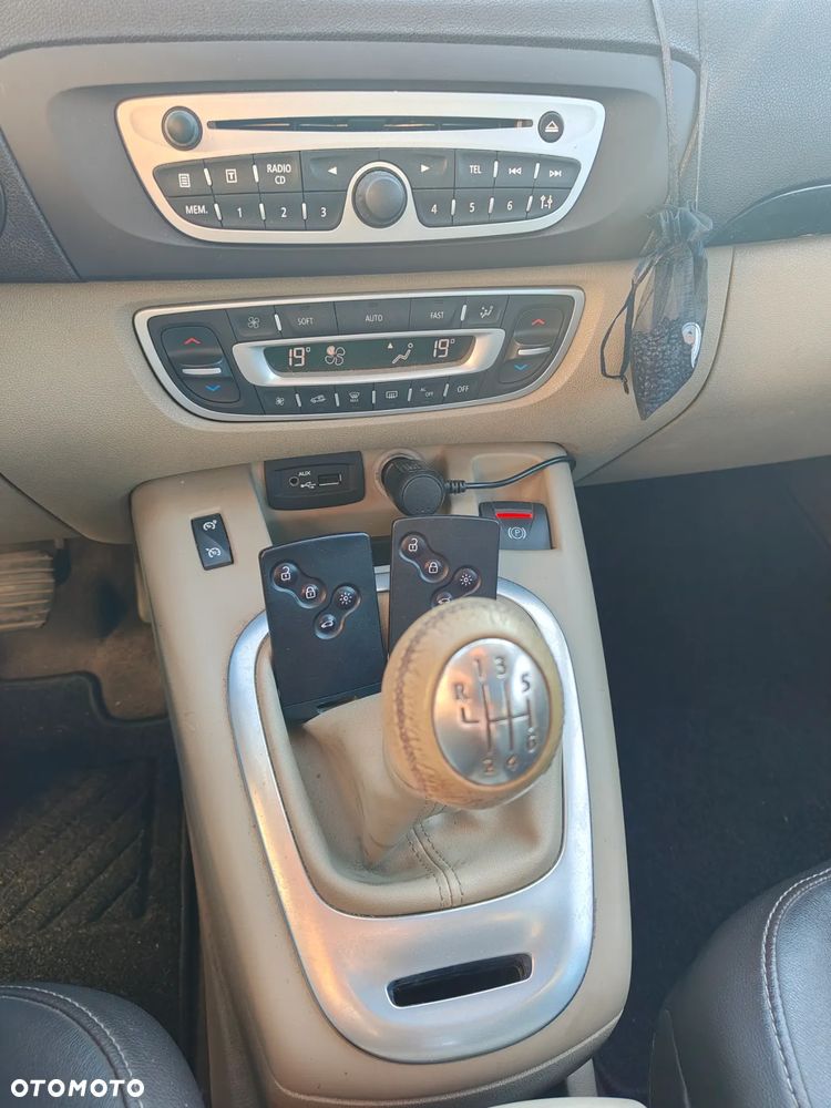 Renault Scenic - 22