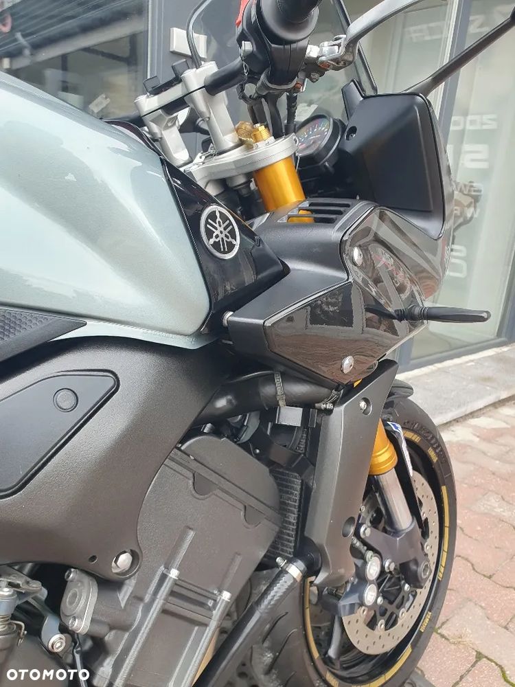 Yamaha FZ - 17