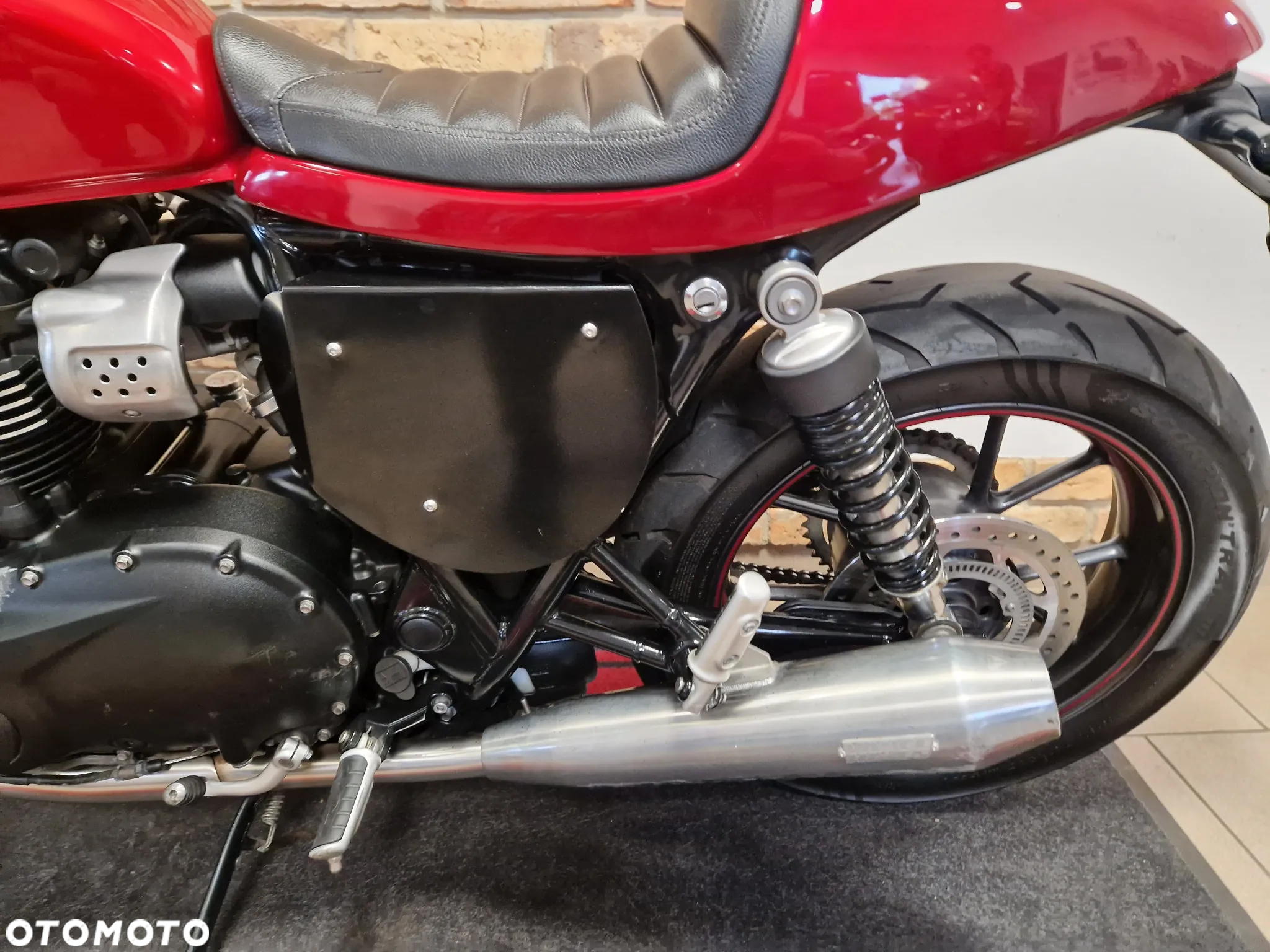 Triumph Street Twin - 11