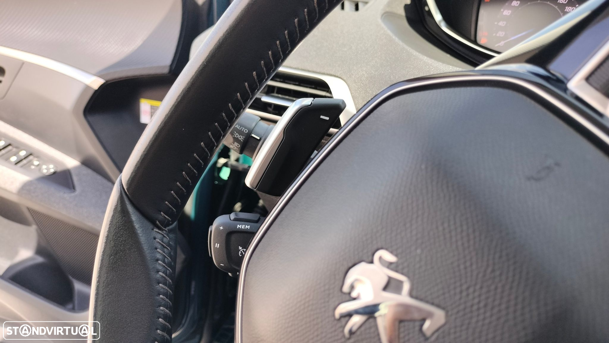 Peugeot 3008 BlueHDi 130 Stop & Start EAT8 Active - 30