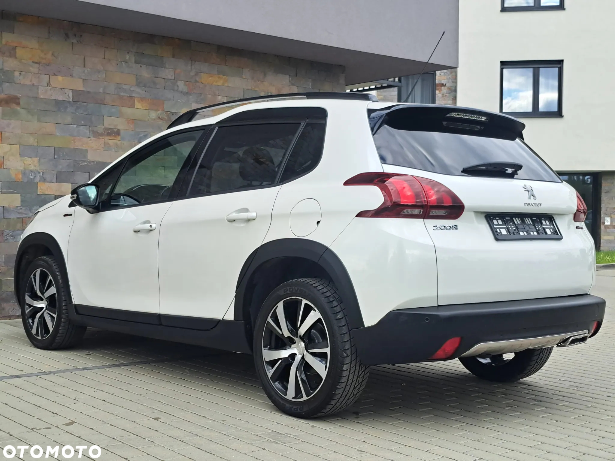 Peugeot 2008 1.2 Pure Tech Allure S&S EAT6 - 5