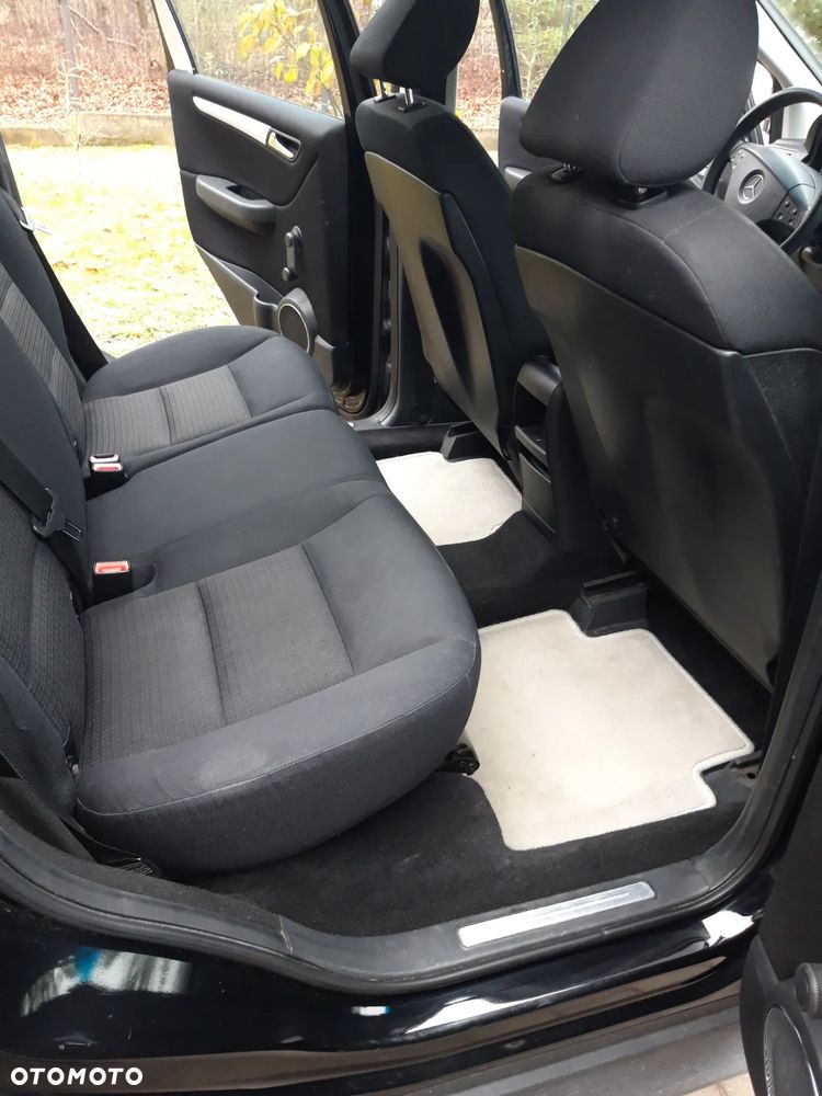 Mercedes-Benz Klasa B 180 CDI Autotronic - 12