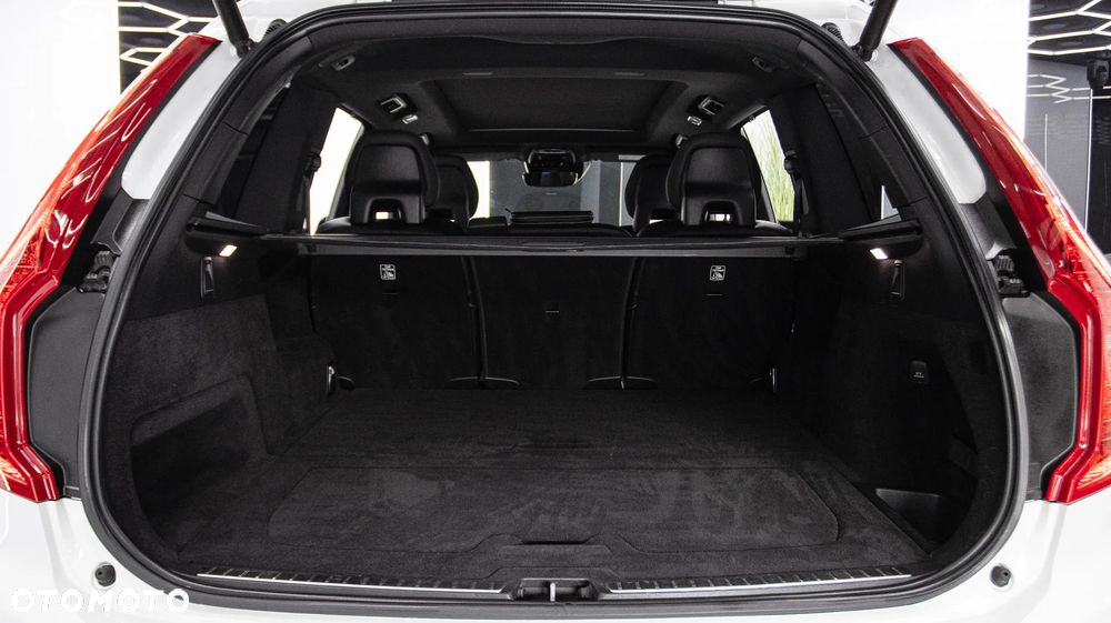 Volvo XC 90 B5 D AWD R-Design - 27
