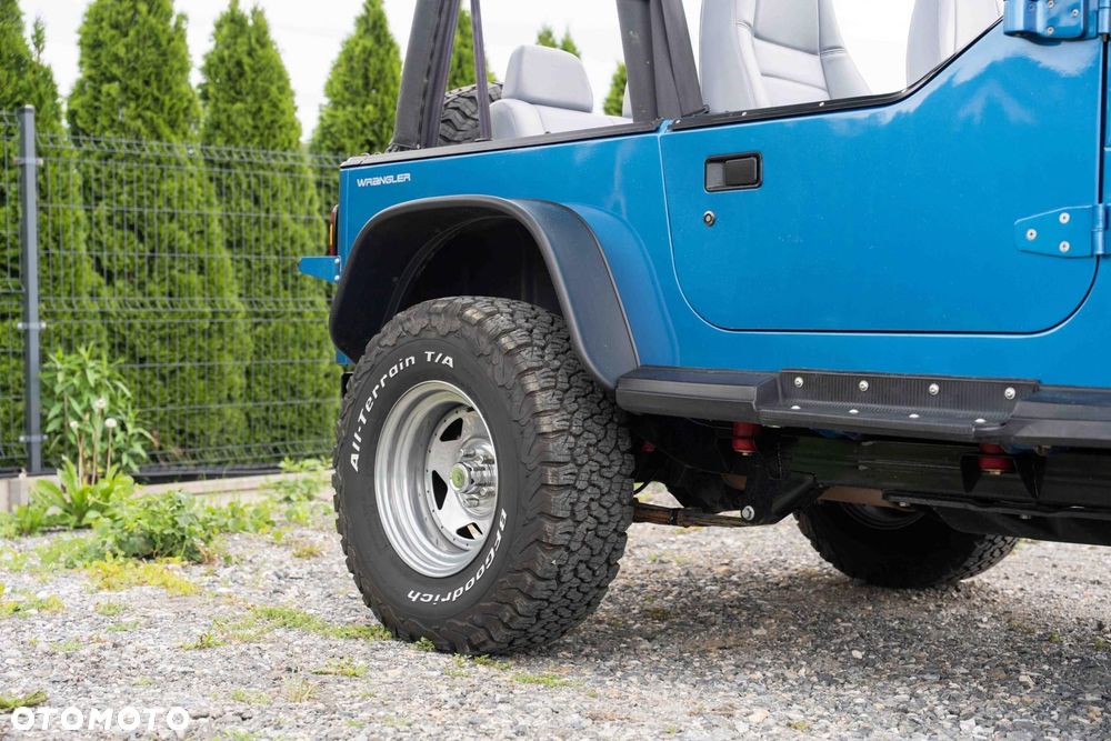 Jeep Wrangler - 32