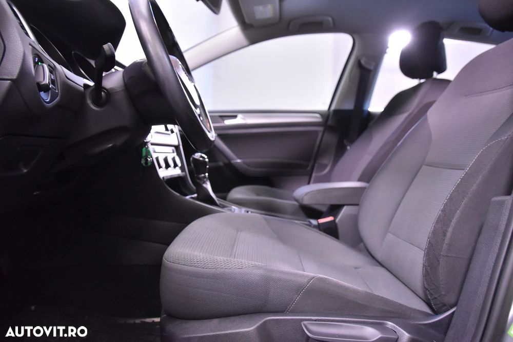 Volkswagen Golf - 20