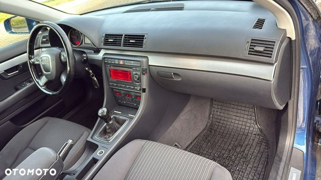 Audi A4 Avant 2.0 TDI - 37