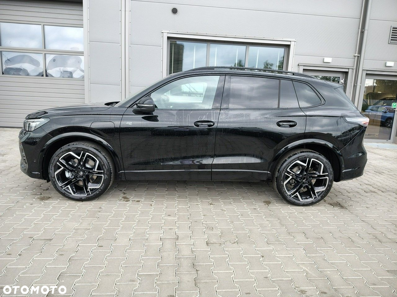 Volkswagen Tiguan 1.5 eHybrid PHEV R-Line Plus DSG - 2