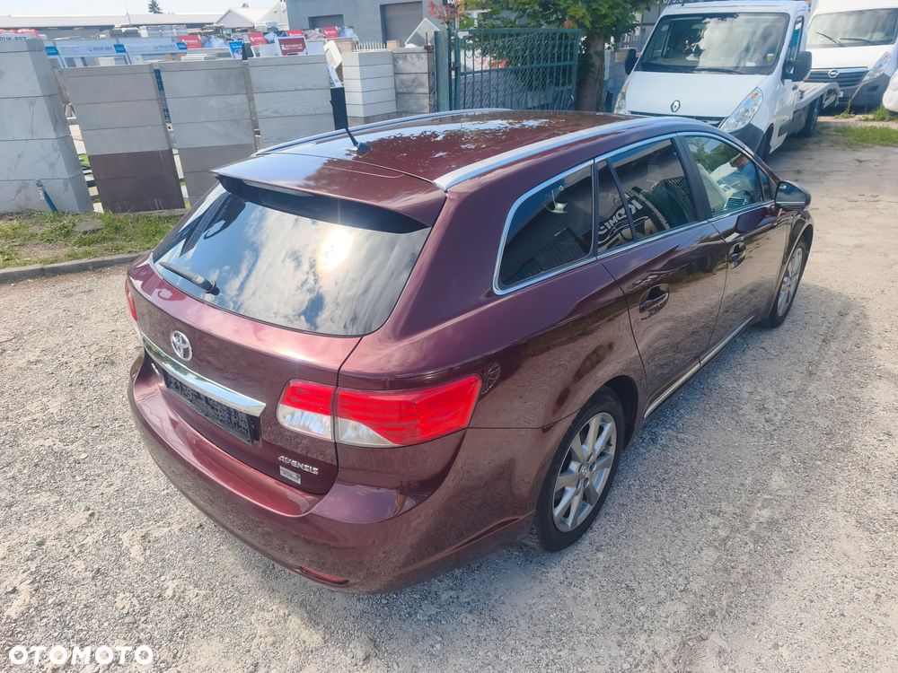 Toyota Avensis 1.8 Executive - 11