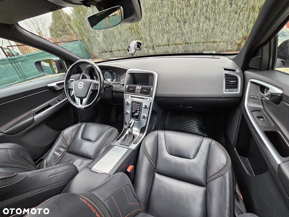 Volvo XC 60 D4 Drive-E Ocean Race - 26