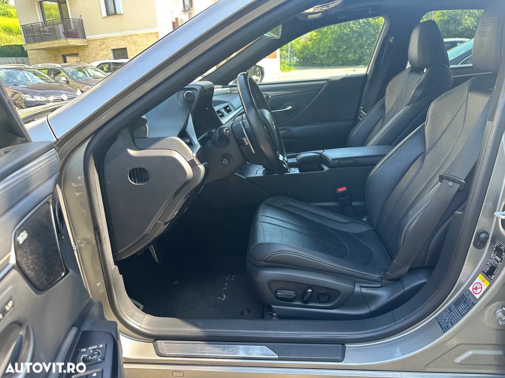 Lexus Seria ES 300h F Sport+ - 3