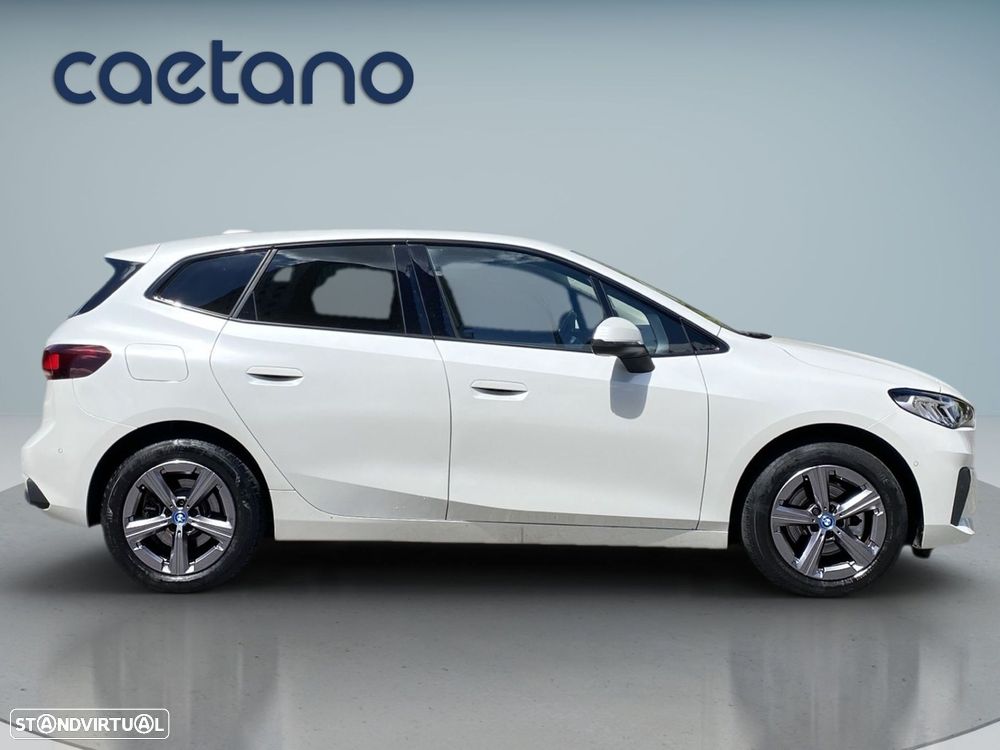 BMW 225 e xDrive — fotografia 21