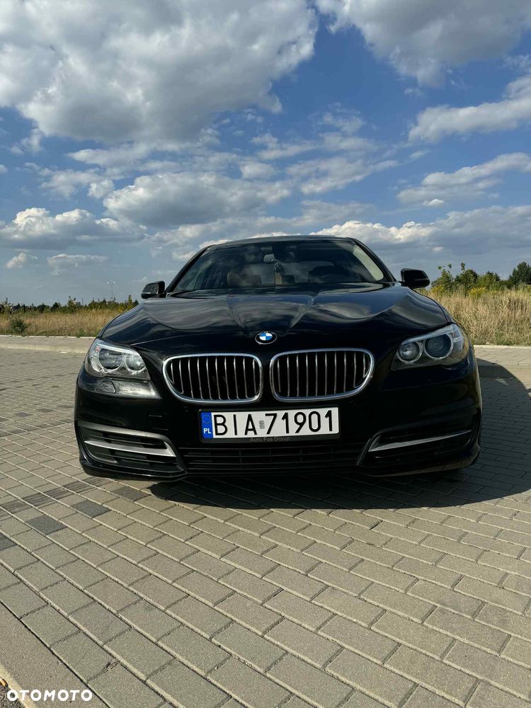 BMW Seria 5 528i xDrive - 11