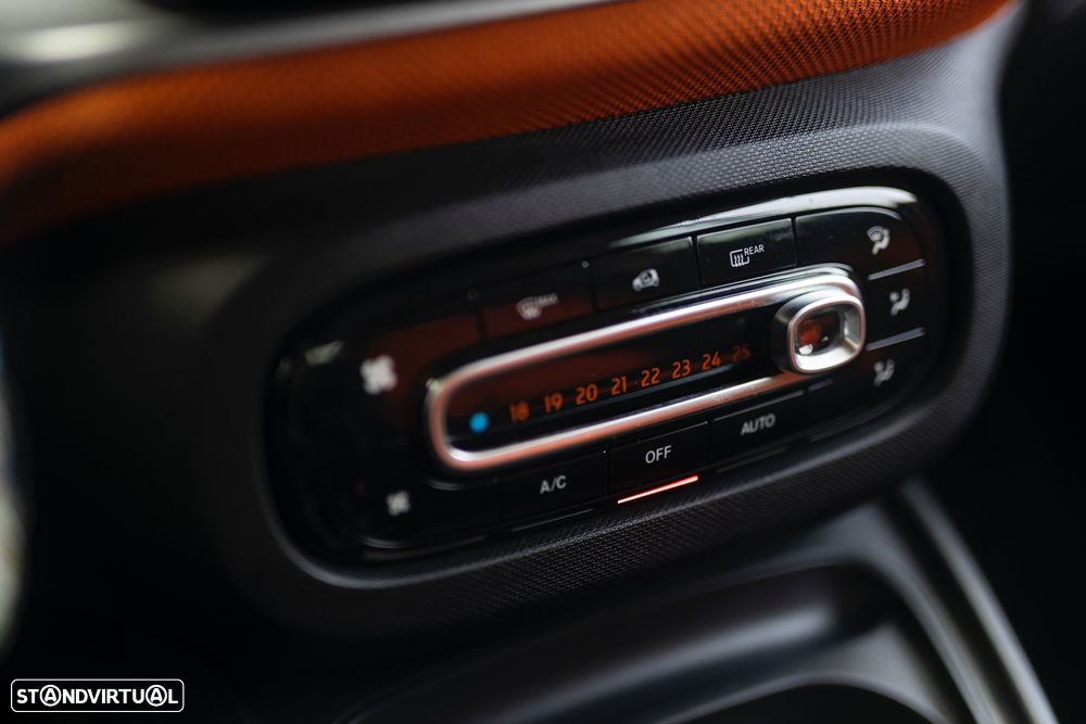 Smart ForTwo Coupé 1.0 mhd Passion 71 Softouch - 15