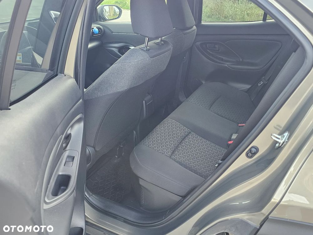 Toyota Yaris Cross Hybrid 1.5 Comfort 4x4 - 18