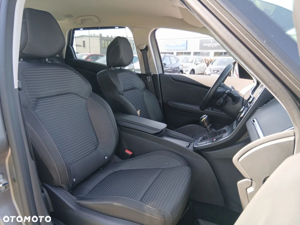 Renault Scenic 1.3 TCe FAP Zen - 16