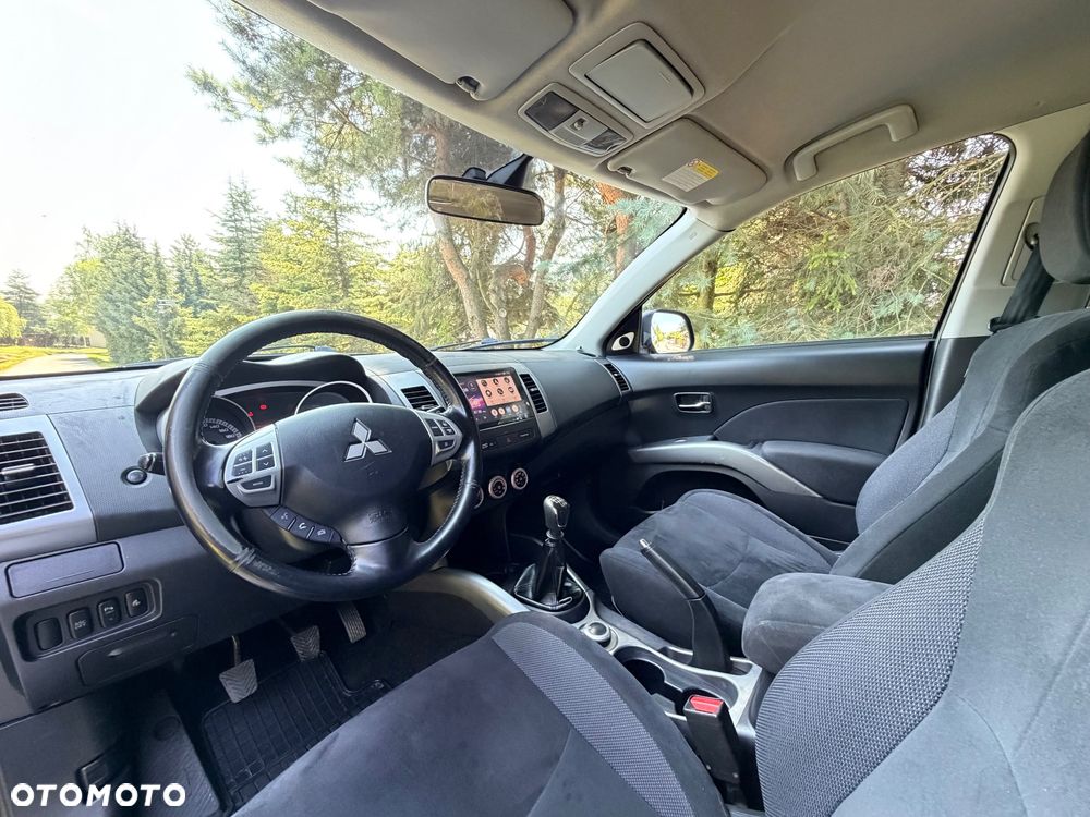 Mitsubishi Outlander 2.0 DID Intense + - 14