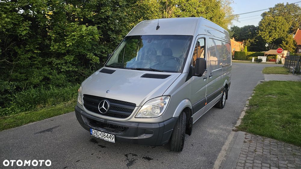 Mercedes-Benz Sprinter - 2