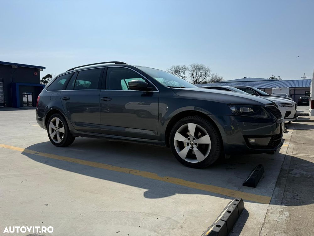 Skoda Octavia 2.0 TDI DSG Style - 4
