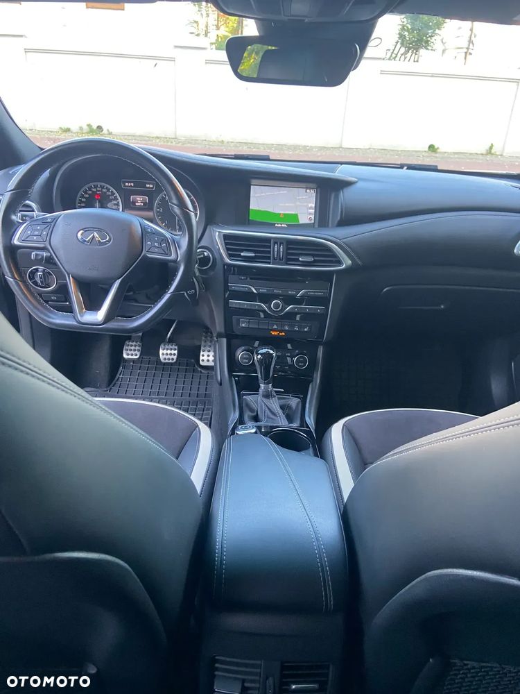 Infiniti Q30 1.5d Premium - 18