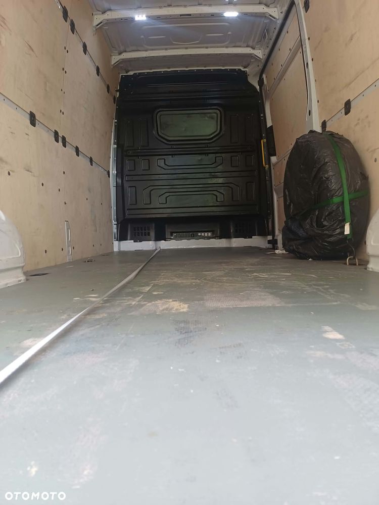 Volkswagen Crafter - 10