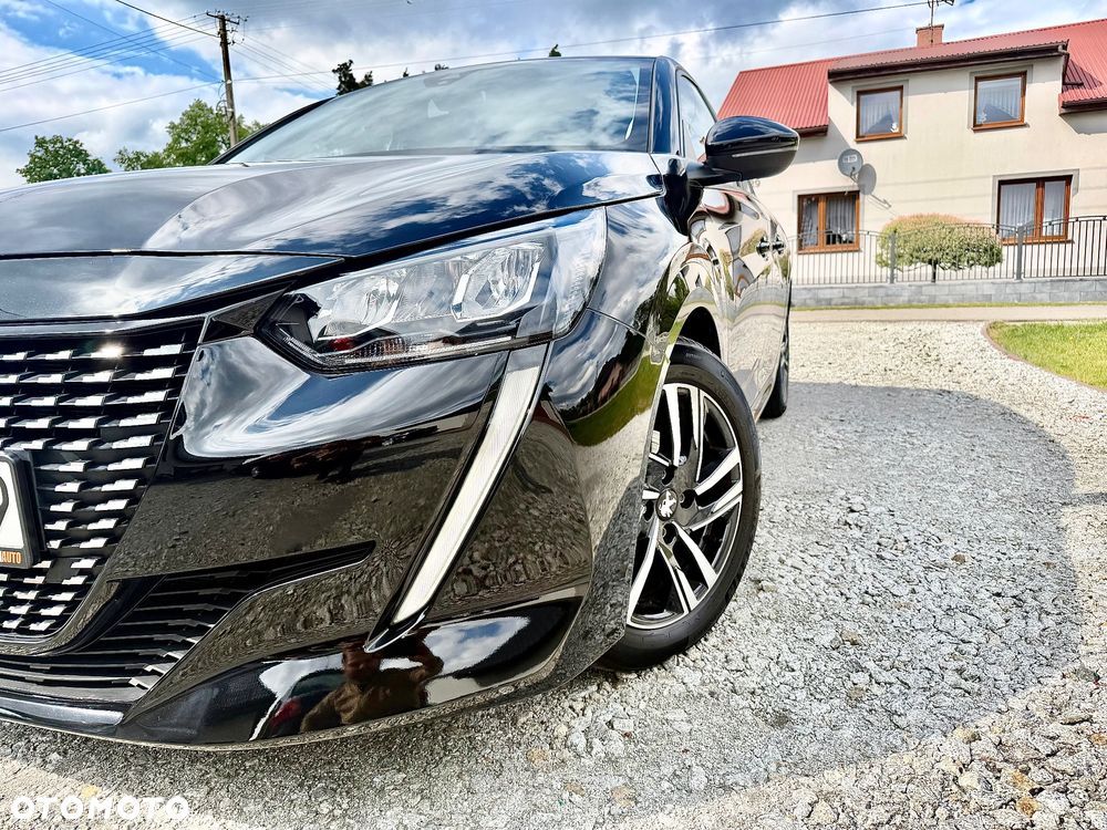 Peugeot 208 - 24