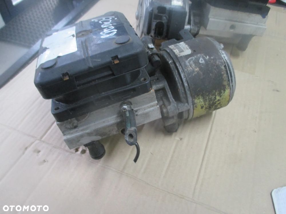 Pompa zawieszenia Citroen C5 96367138800 - 4