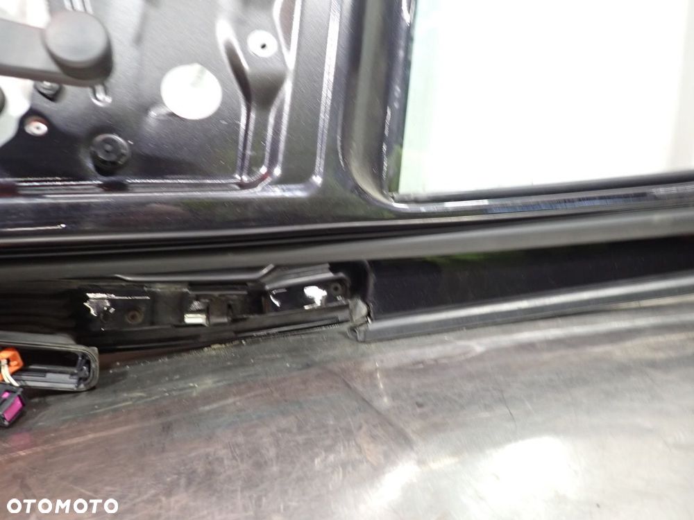 DRZWI LEWY TYŁ VOLKSWAGEN GOLF V HB LC9Z - 21