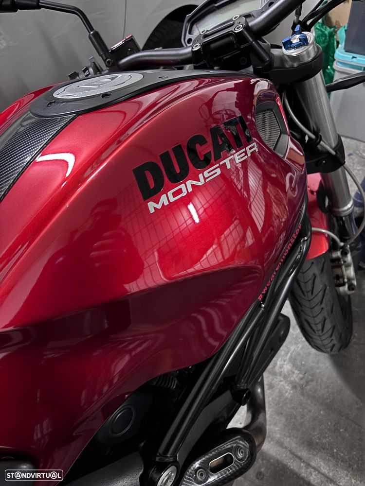 Ducati Monster 696 - 2