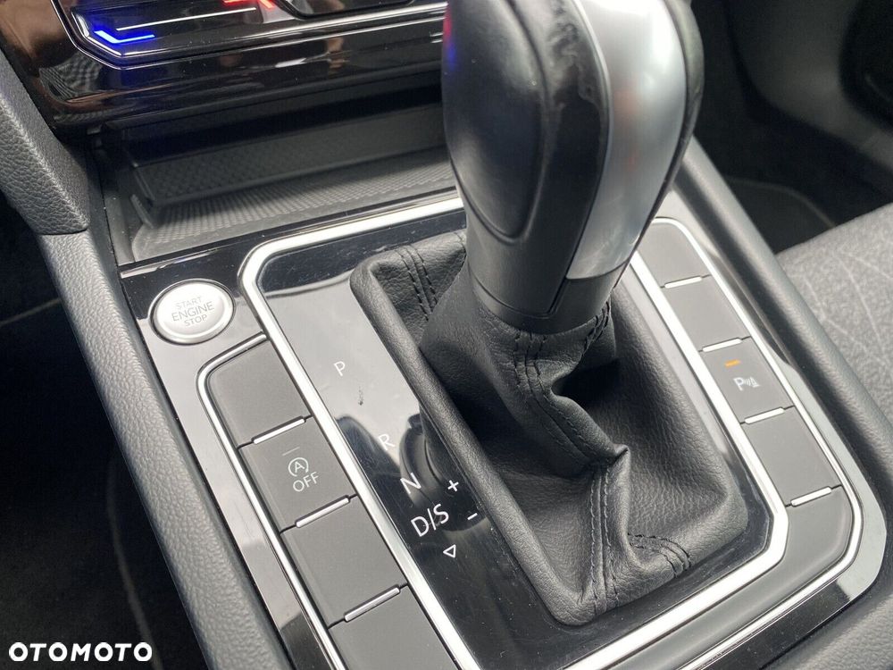 Volkswagen Passat Variant - 25