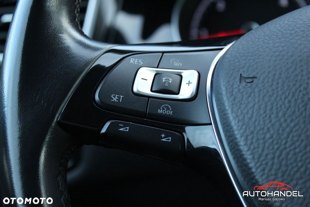 Volkswagen Golf - 11