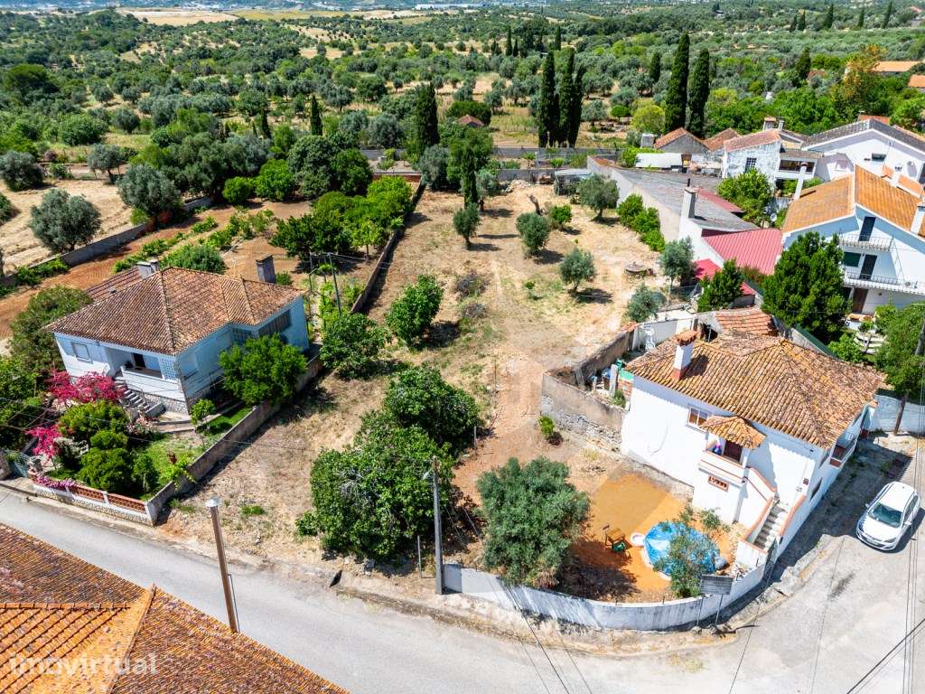 Terreno urbano na aldeia de Parceiros de Igreja - Grande imagem: 3/9