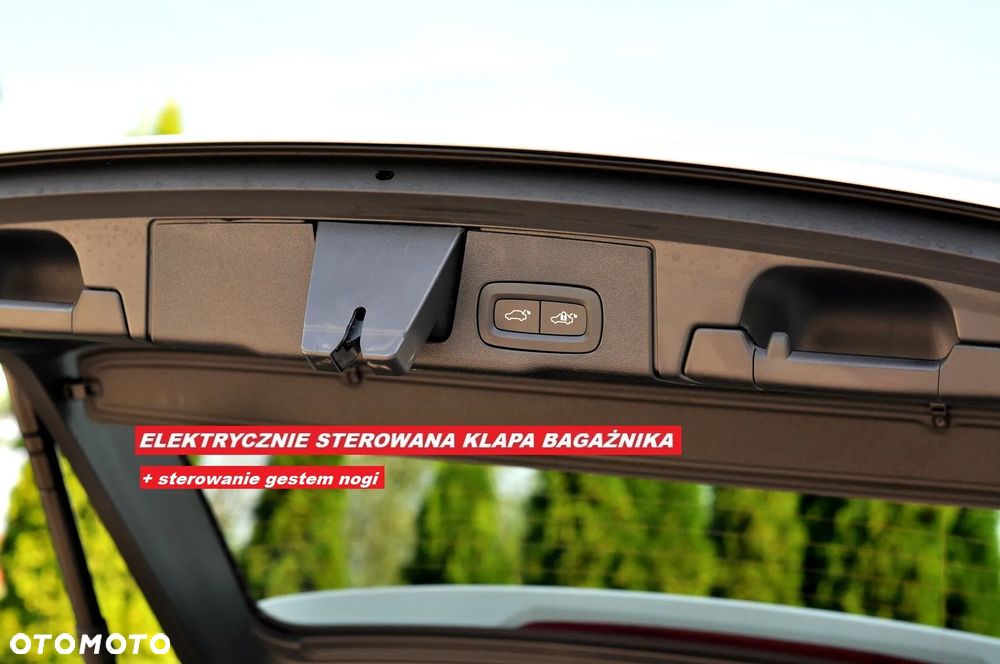 Volvo XC 60 B4 D Plus Dark - 16