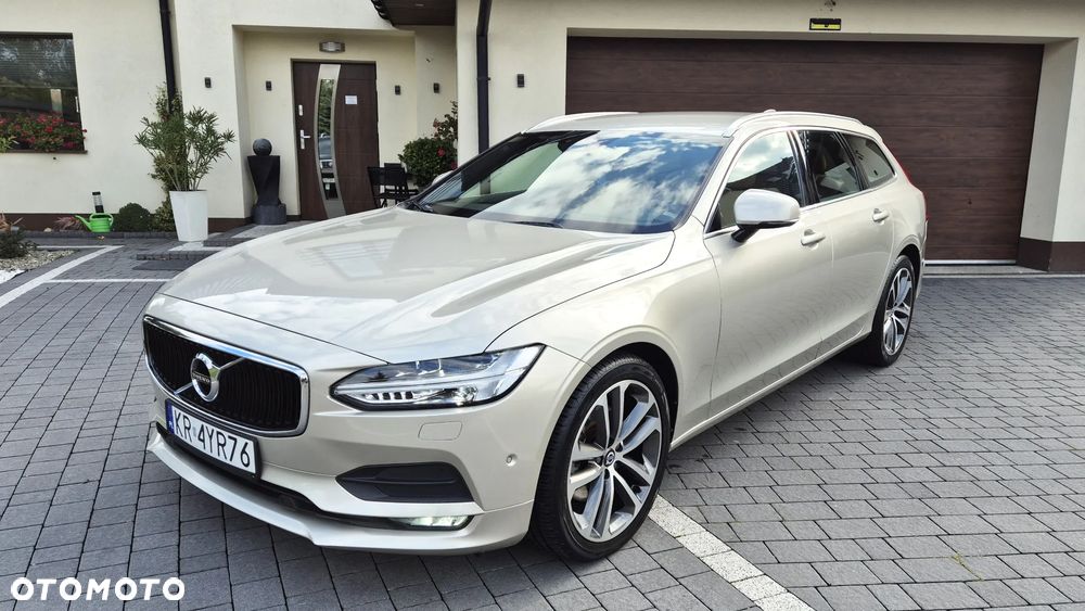 Volvo V90 D4 AWD Momentum - 35