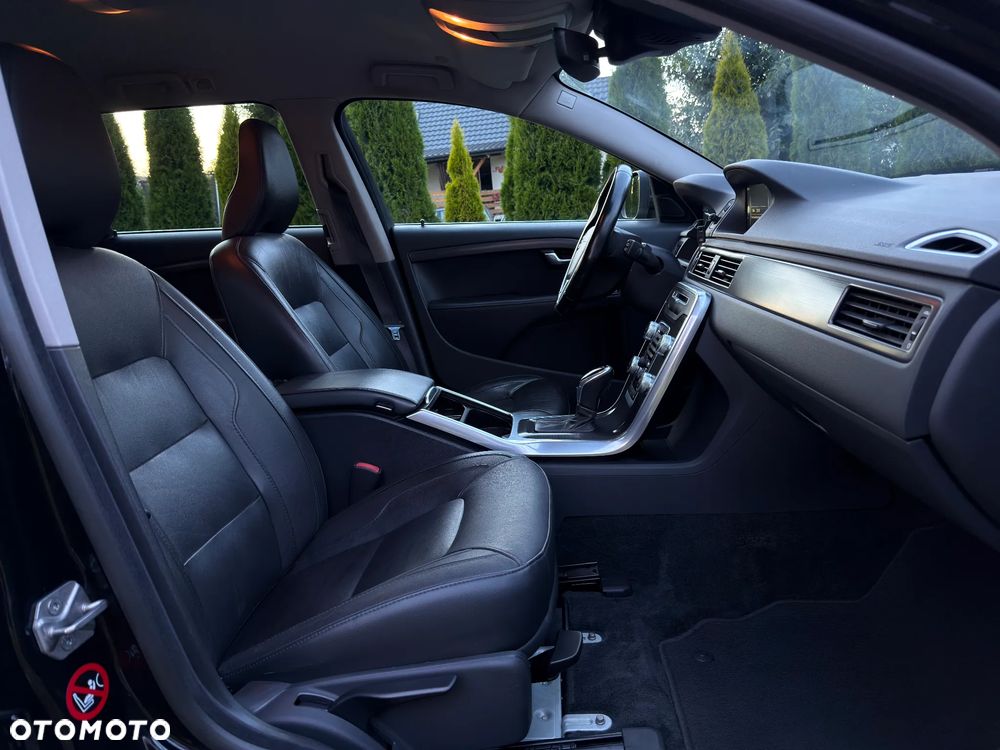 Volvo V70 D4 Geartronic Black Edition - 22