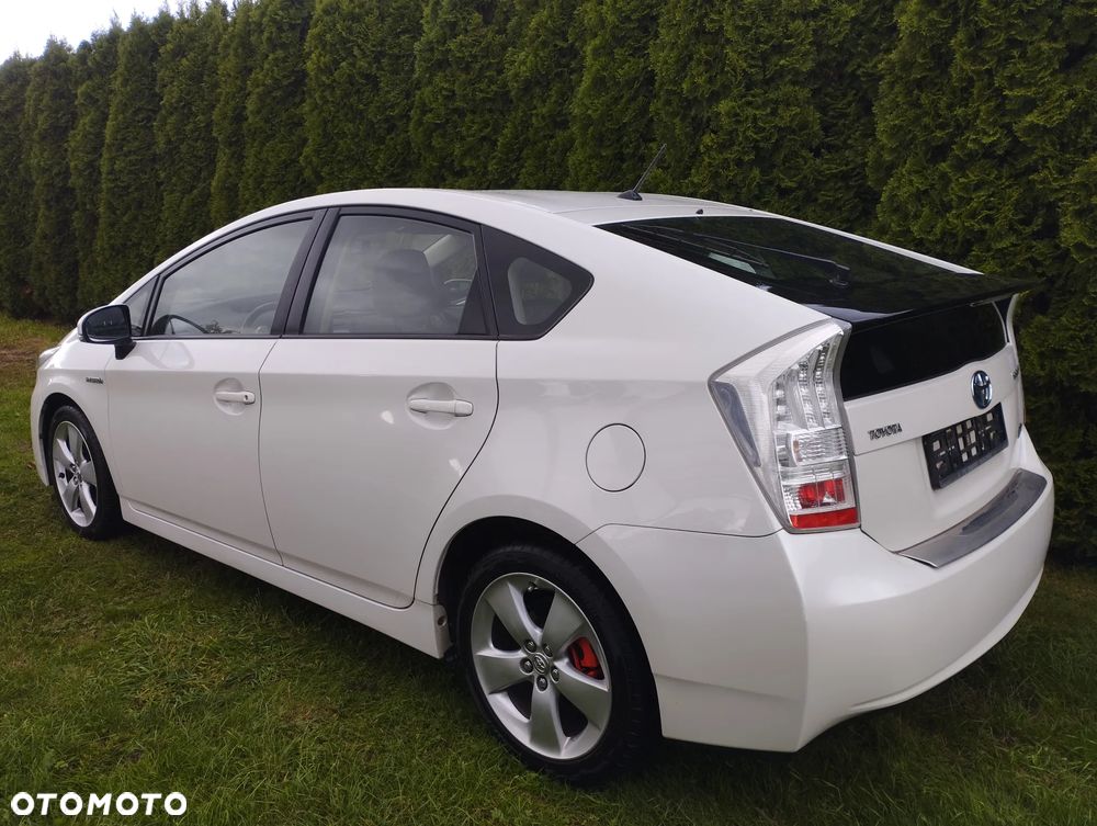 Toyota Prius 1.8 HSD Sol - 4