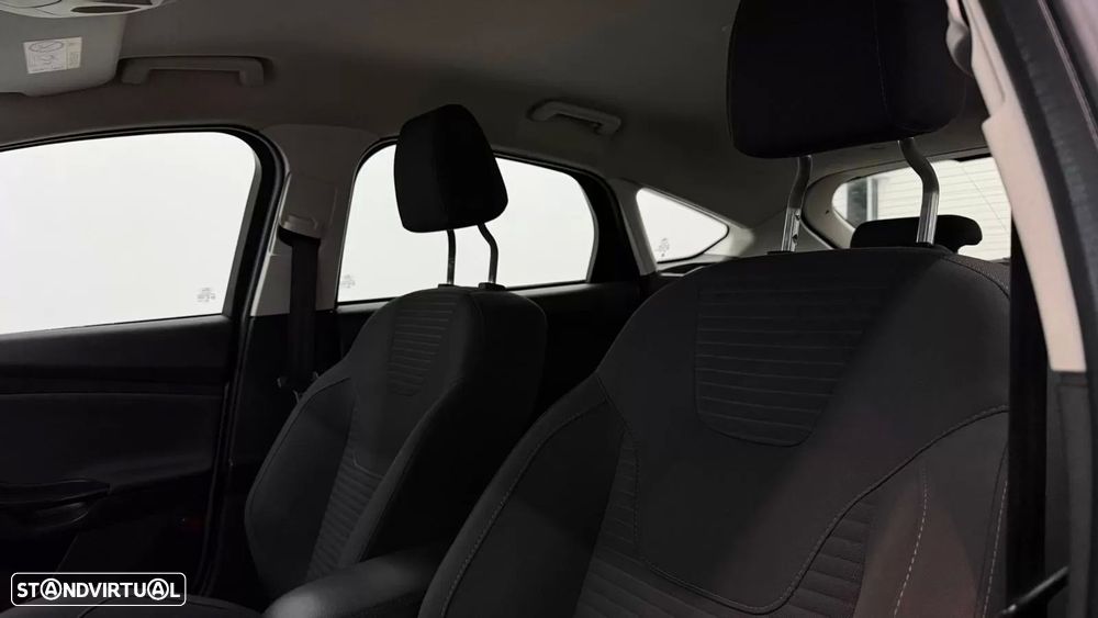 Ford Focus 1.0 EcoBoost Titanium - 31