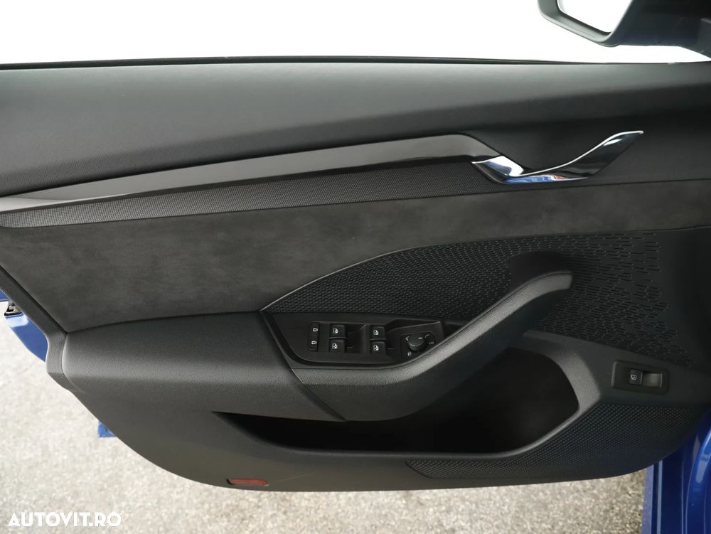 Skoda Octavia Combi 1.4 TSI iV DSG RS - 24