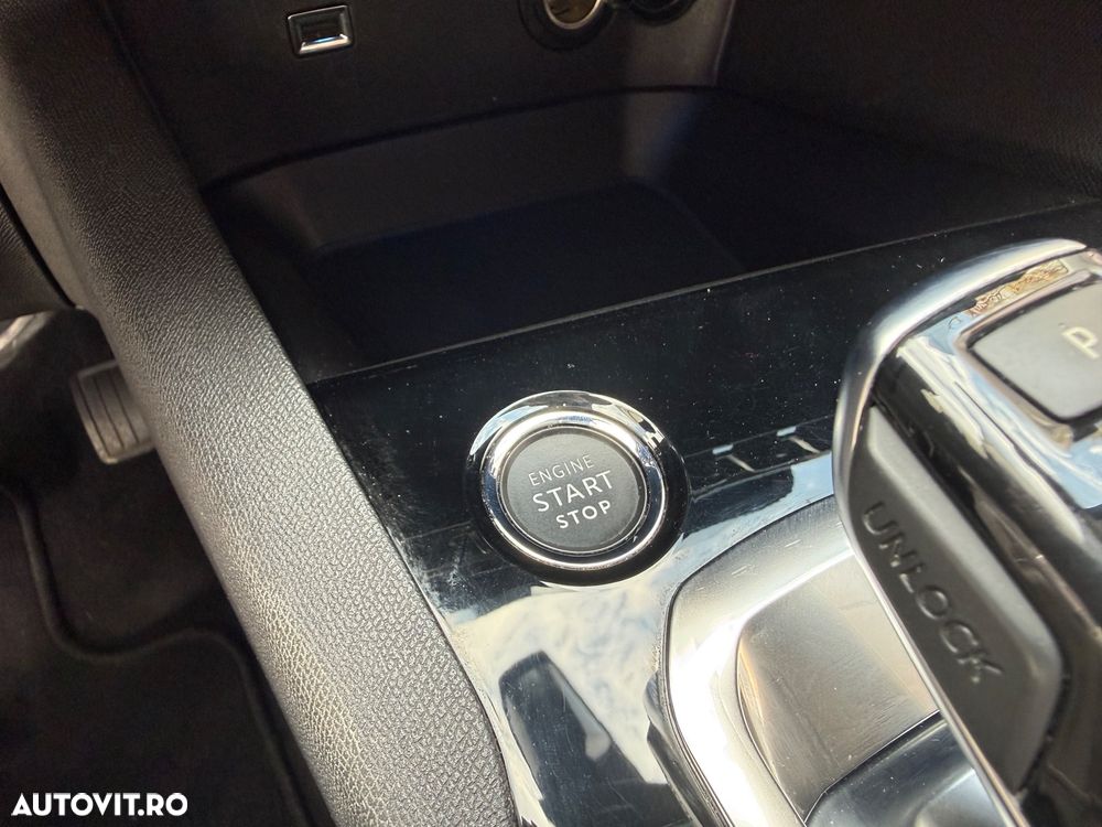 Peugeot 3008 225 e-EAT8 Allure Pack - 34